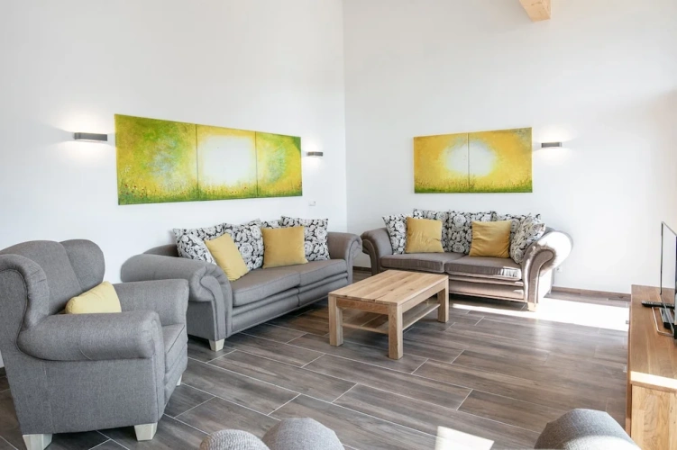 1 Bedroom Apartment with balcony