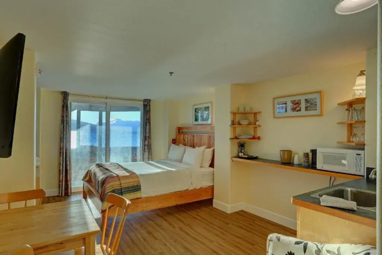 Land's End Resort