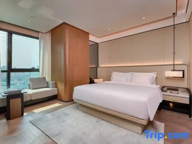 Standard Double room with city view