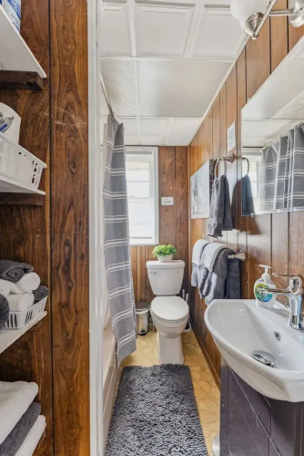 Snug Escape Close To Niagara Falls 2 Bedroom Home