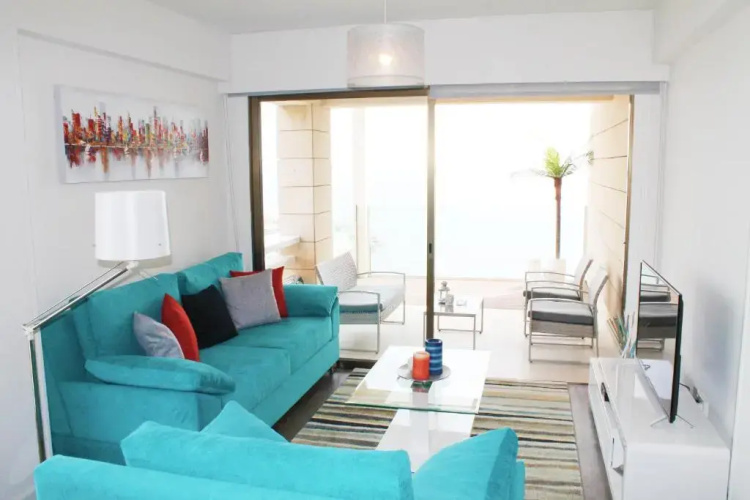 Lazuli Beachfront Apartment 254