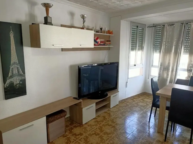 3 Bedrooms Apartment