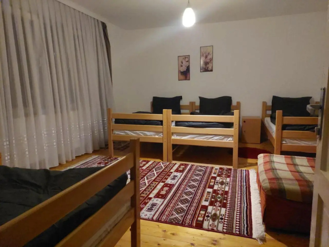 Hostel Bushati