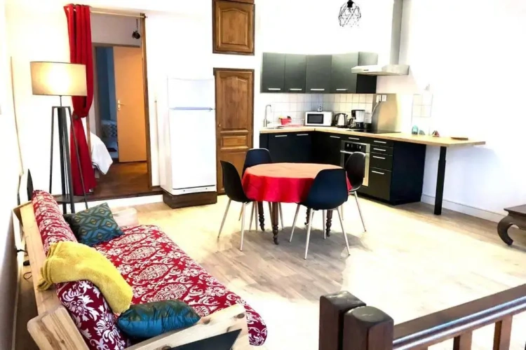 2 Bedrooms Apartment