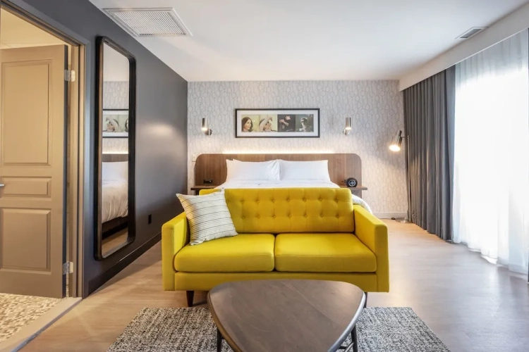 Standard Double room with balcony and with lake view