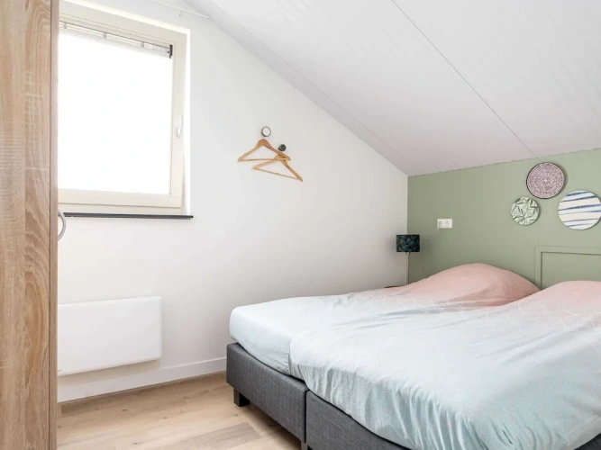 4 Bedrooms Deluxe Cottage