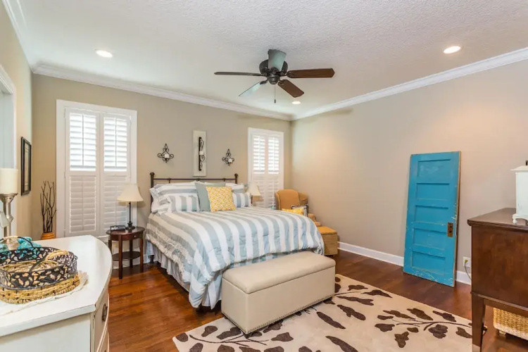 1067 College by Hodnett Cooper