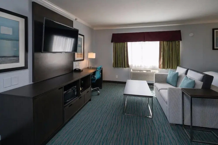 Symphony Inn