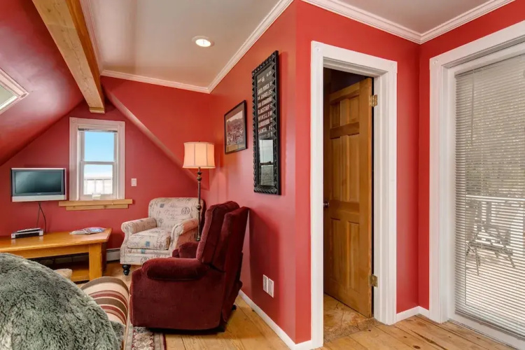 Ontario Park City bungalow
