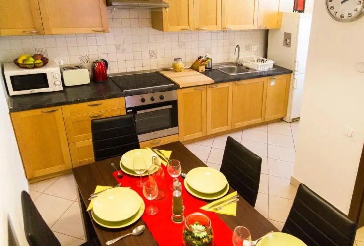 2 Bedrooms Apartment