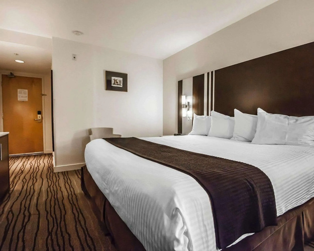 Comfort Hotel Vancouver Airport