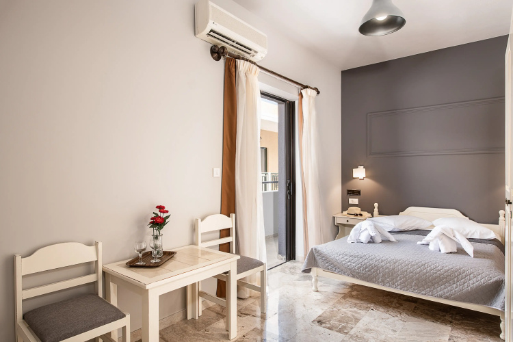 Lia Apartments