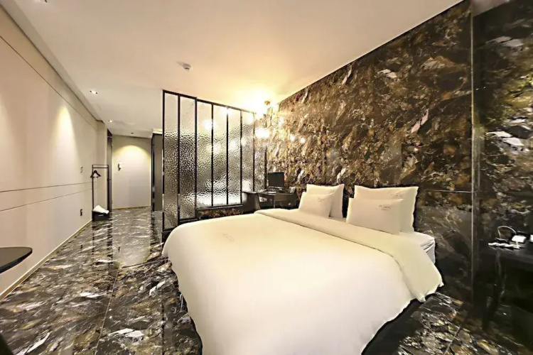 Masan Almond Hotel