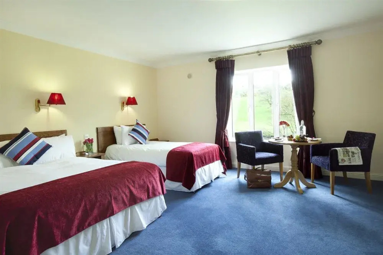 Riverside Park Hotel
