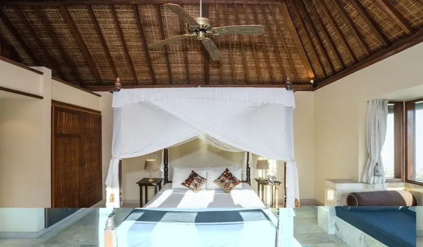3 bedroom villa river side Legian