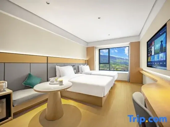Standard Twin room with mountain view