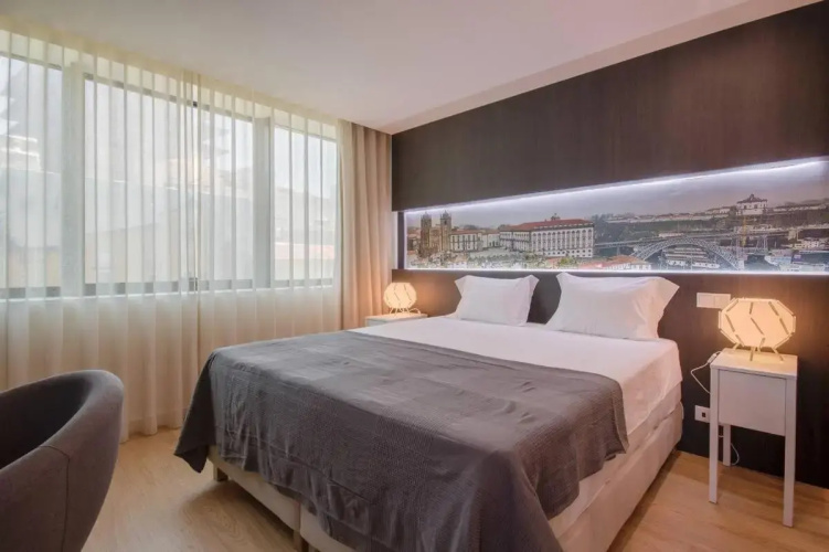 NEW!! Galé 406 Center Apartment (wifi, parking)