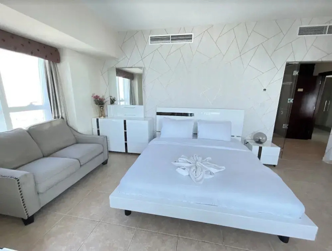 Marina Marvel Room Elite Residences