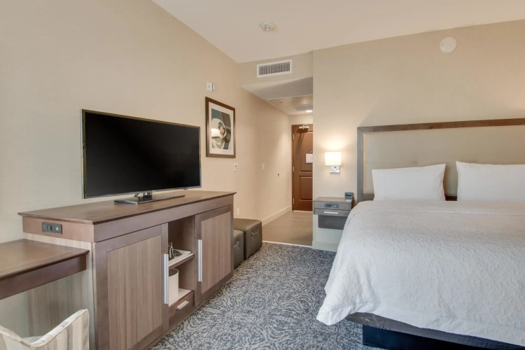 Hampton Inn & Suites Los Angeles - Glendale