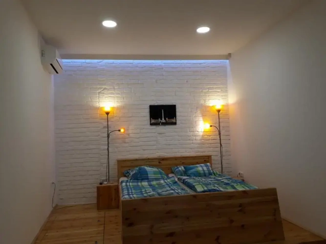 2 Bedrooms Apartment