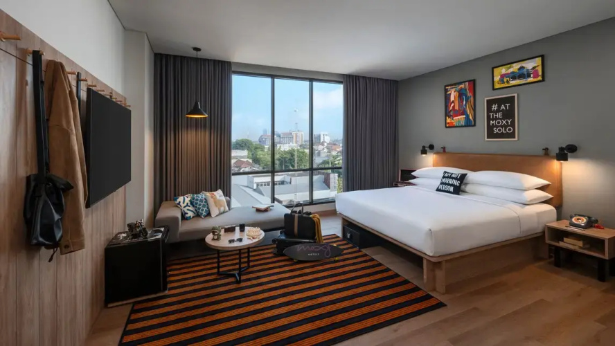 Deluxe Double room with city view