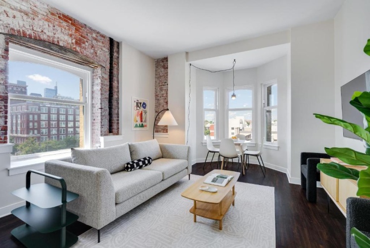 2 Bedrooms Double Apartment with city view