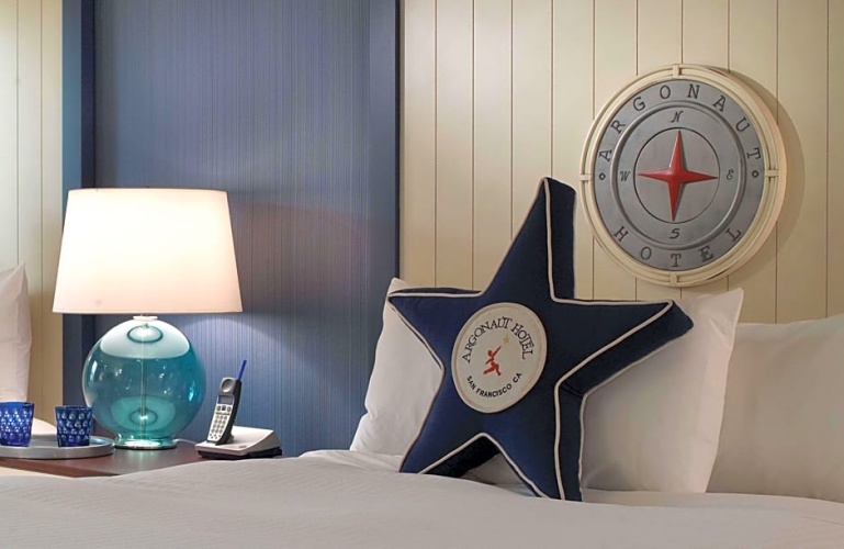 Double room with city view