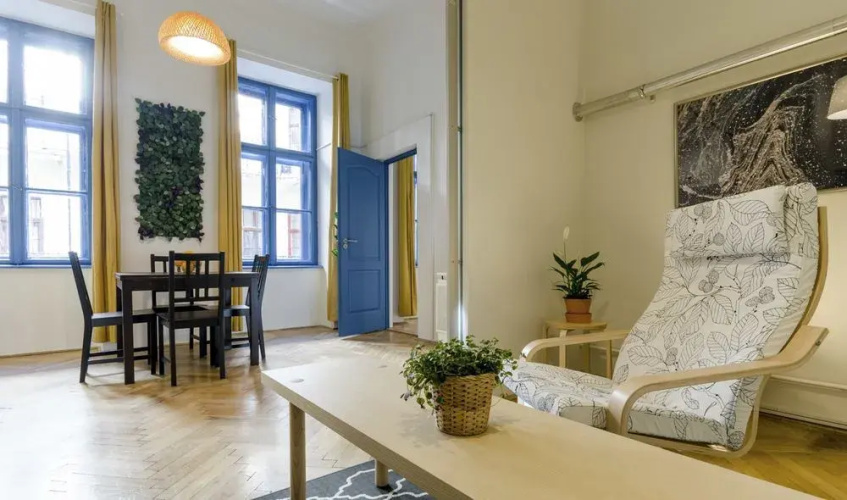 Chic Tarragon Apartments