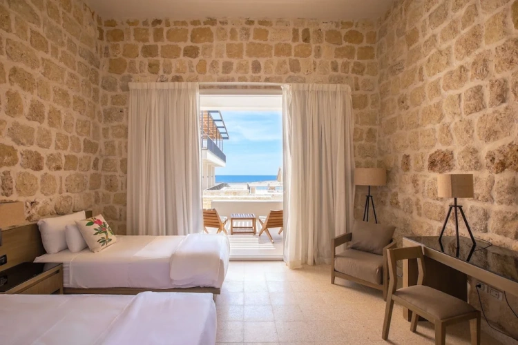 Premium Twin room with balcony