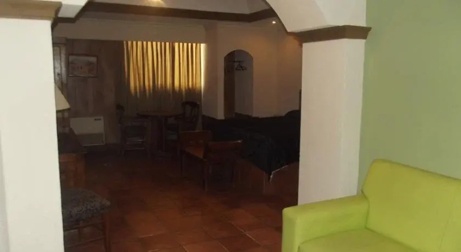 Hotel Del Paseo