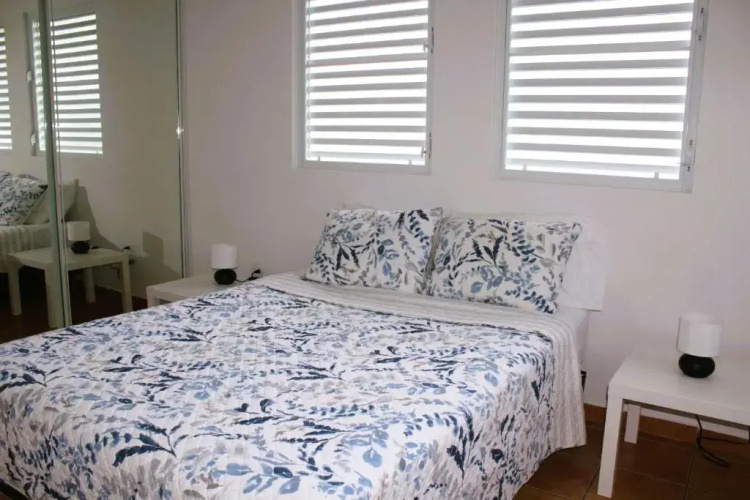 2 bdr apt - 4 min walk to Sandy Beach