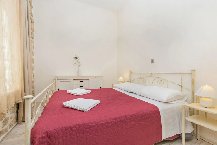 Apartments Lausion