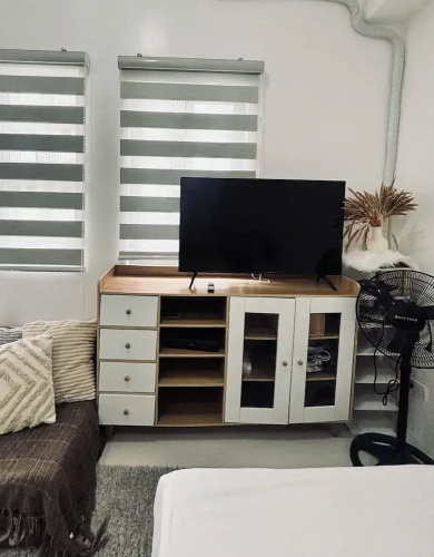 Bright & Airy Urban Escape
