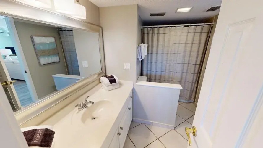Beach House 202a 2 Bedroom Condo