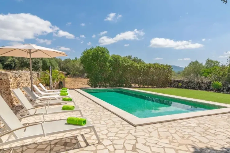 4 Bedrooms Villa