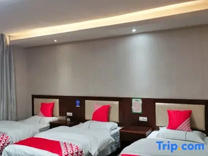 Standard Triple room