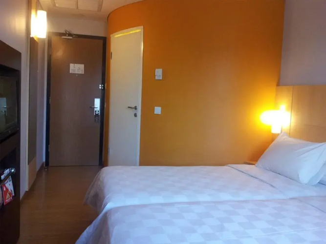 ibis Jakarta Senen