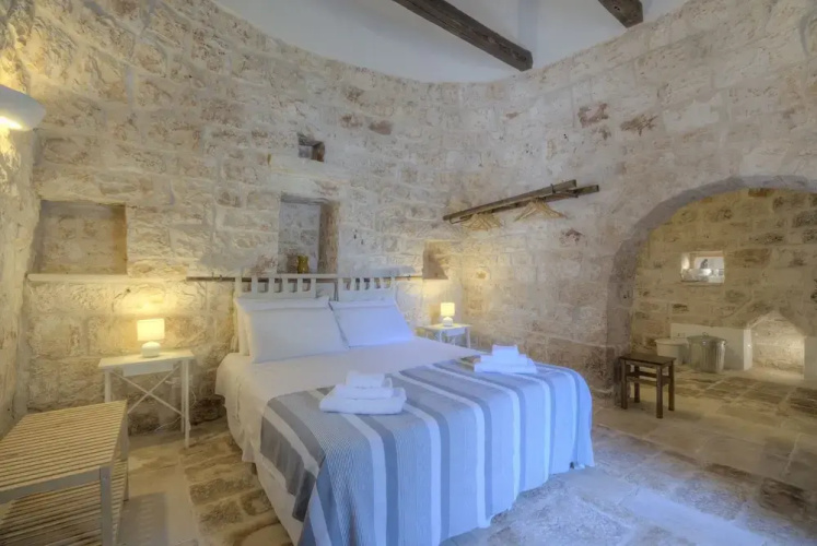 Trullo Pagliaro Cisternino by Typney