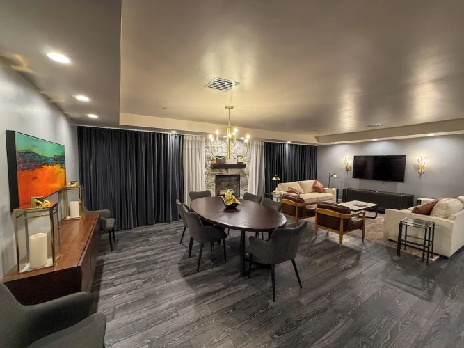 1 Bedroom Suite with balcony and with courtyard view