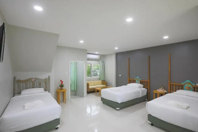 Deluxe Triple room with balcony