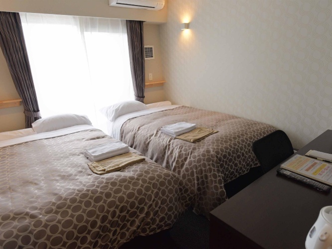 Standard Twin room with balcony