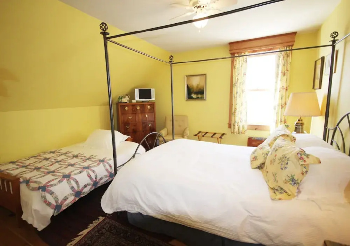 Highland Lake Inn