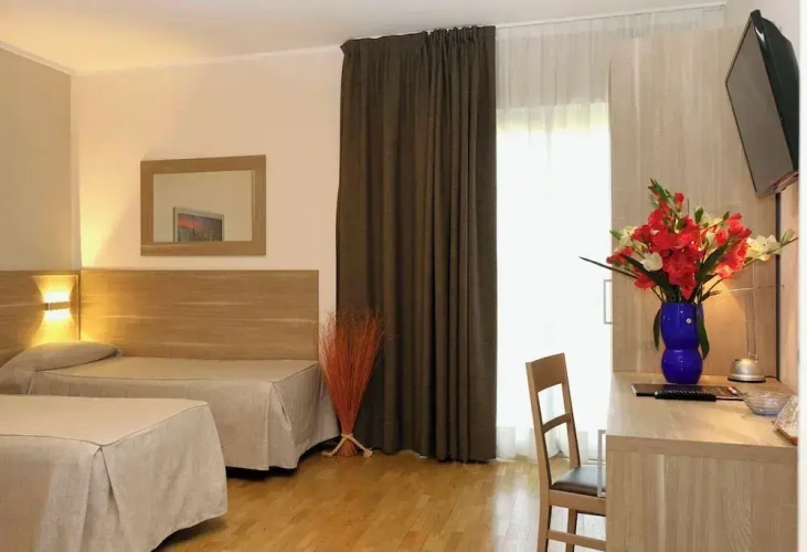Standard Twin room with balcony