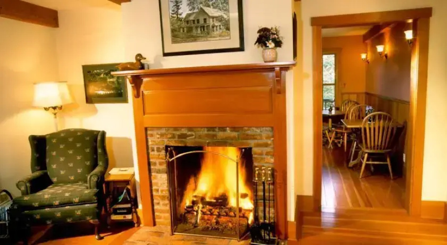 Turtleback Farm Inn
