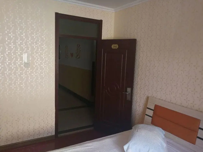 Bihai Jinjing Hostel