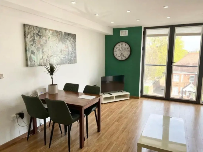 2 Bedrooms Apartment