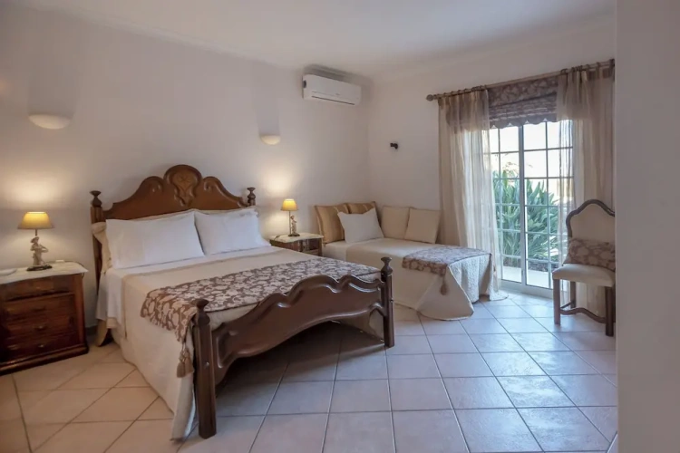 Grand room