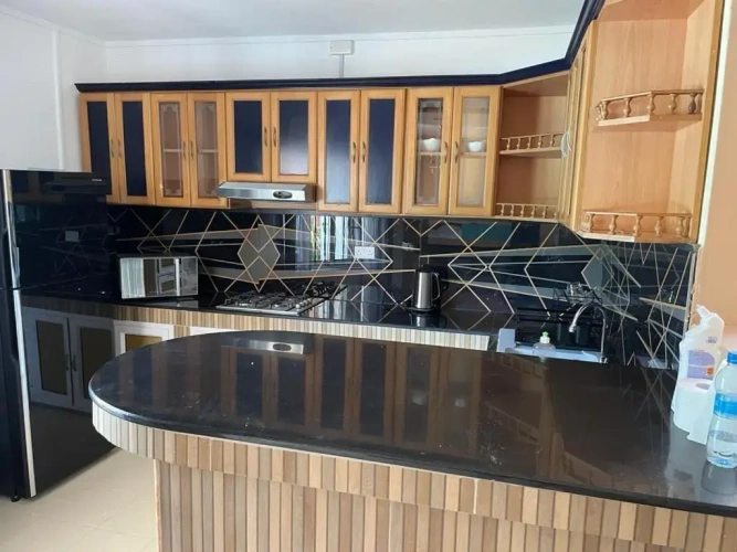 3 Bedrooms Apartment