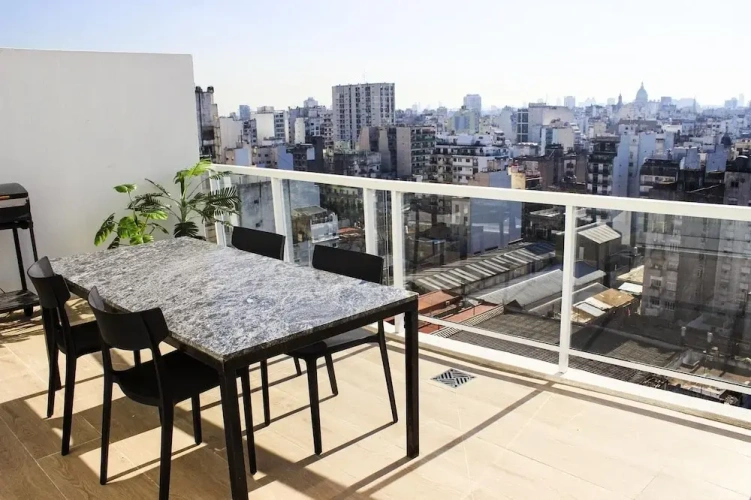 2 Bedrooms Apartment