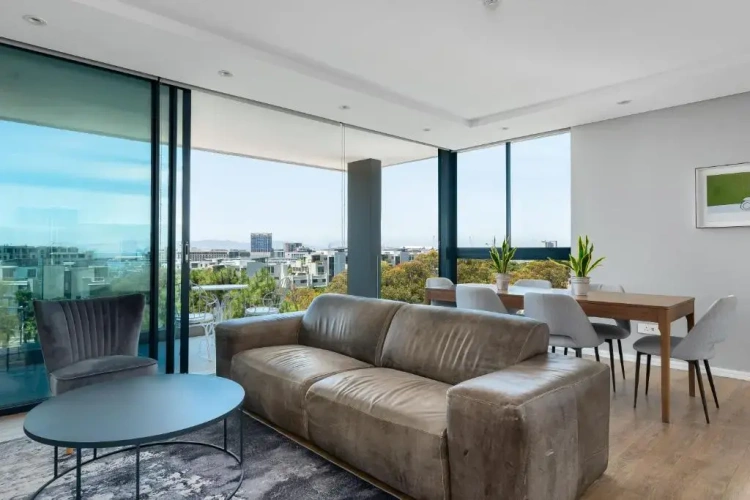 2 Bedrooms Apartment